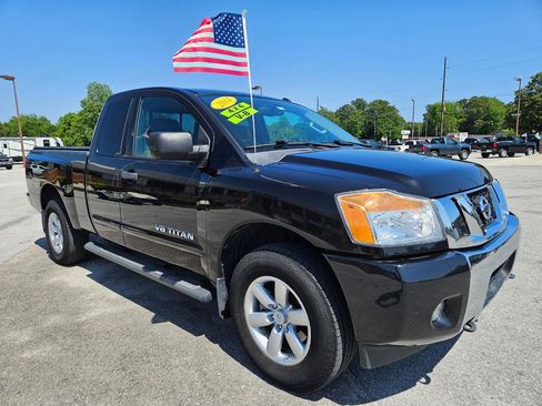 Used 2014 Nissan Titan SV w/ SV Value Truck Package AWD/4WD image 8