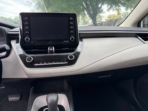 Used 2021 Toyota Corolla LE FWD image 18
