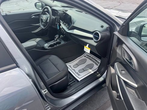 New 2026 Chevrolet Trax LS w/ LS Convenience Package FWD image 11