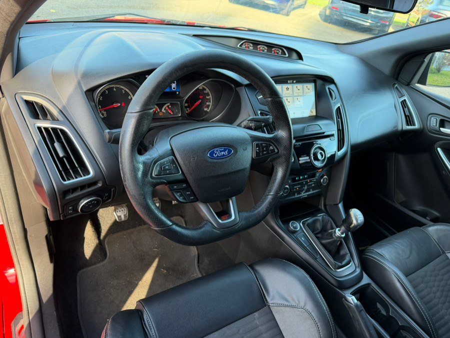 Used 2016 Ford Focus ST w/ Equipment Group 401A FWD image 18