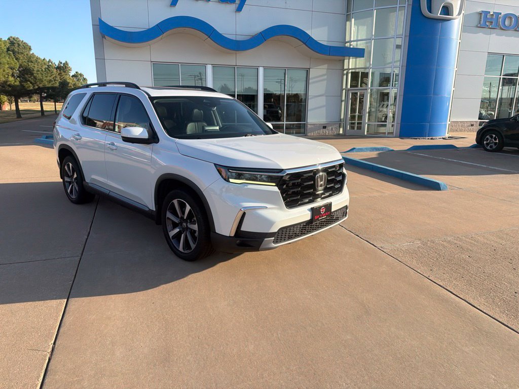 Used 2023 Honda Pilot Elite image 2