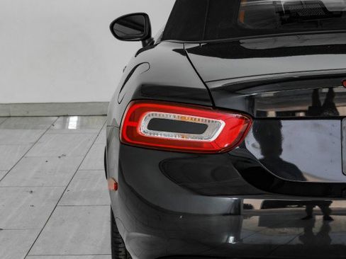 Used 2017 FIAT 124 Spider Classica RWD image 37
