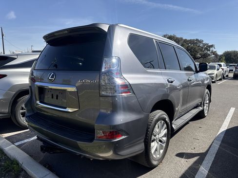 Used 2023 Lexus GX 460 Premium image 2
