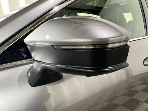 Used 2023 Toyota Crown Limited image 14