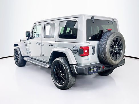 Used 2022 Jeep Wrangler Unlimited Sahara w/ Cold Weather Group AWD/4WD image 5