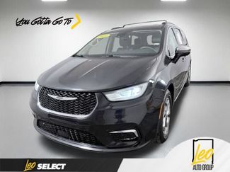 Used 2022 Chrysler Pacifica Limited FWD video 1
