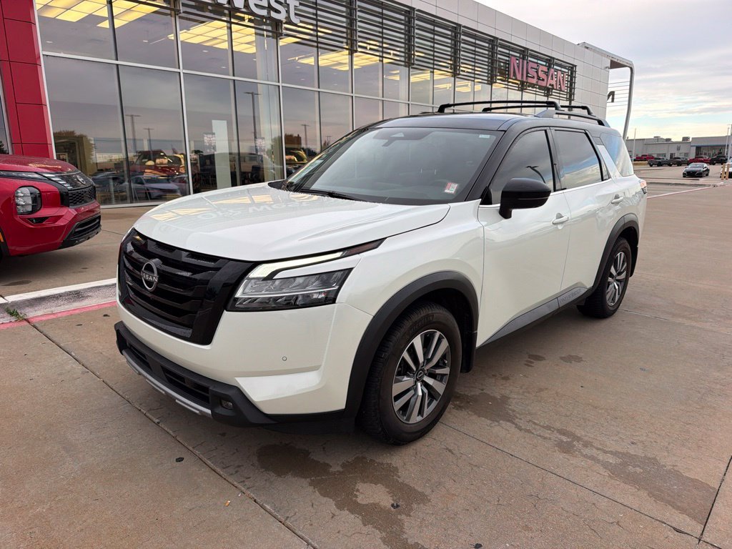 Used 2023 Nissan Pathfinder SL w/ Lighting Package (N92) AWD/4WD image 1