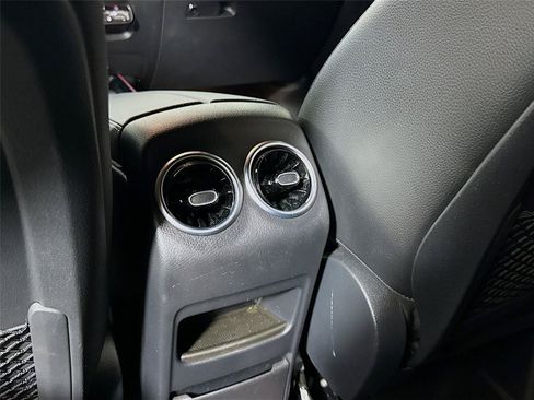 Used 2023 Mercedes-Benz GLA 35 AMG 4MATIC image 19