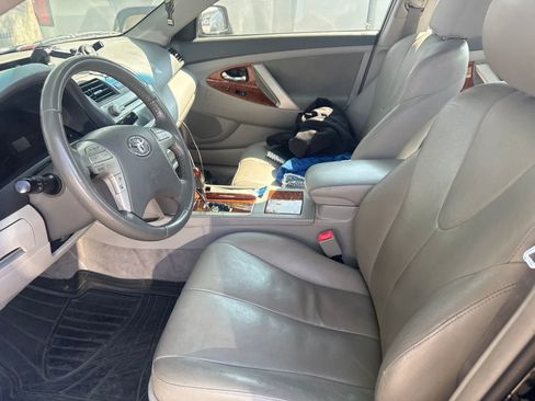 Used 2010 Toyota Camry XLE FWD image 7