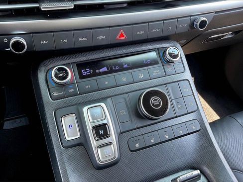 Certified 2025 Hyundai Palisade Limited image 21