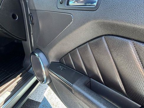 Used 2010 Ford Mustang GT RWD image 23