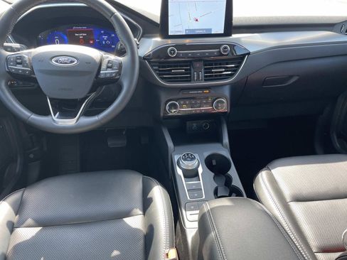 Used 2022 Ford Escape Titanium FWD image 15