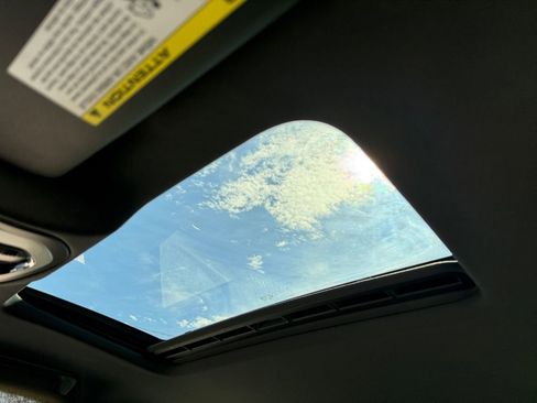 Used 2012 Porsche Cayenne image 22