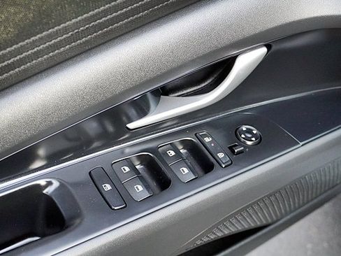 Certified 2026 Hyundai Elantra SE image 22