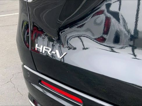 Used 2023 Honda HR-V EX-L image 9