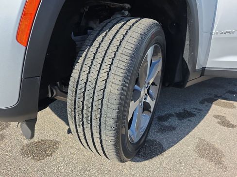 New 2026 Jeep Grand Cherokee Limited AWD/4WD image 32