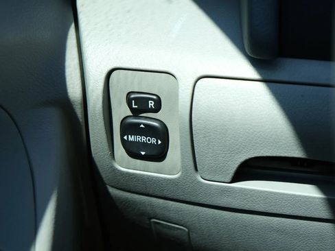 Used 2009 Toyota Camry image 31