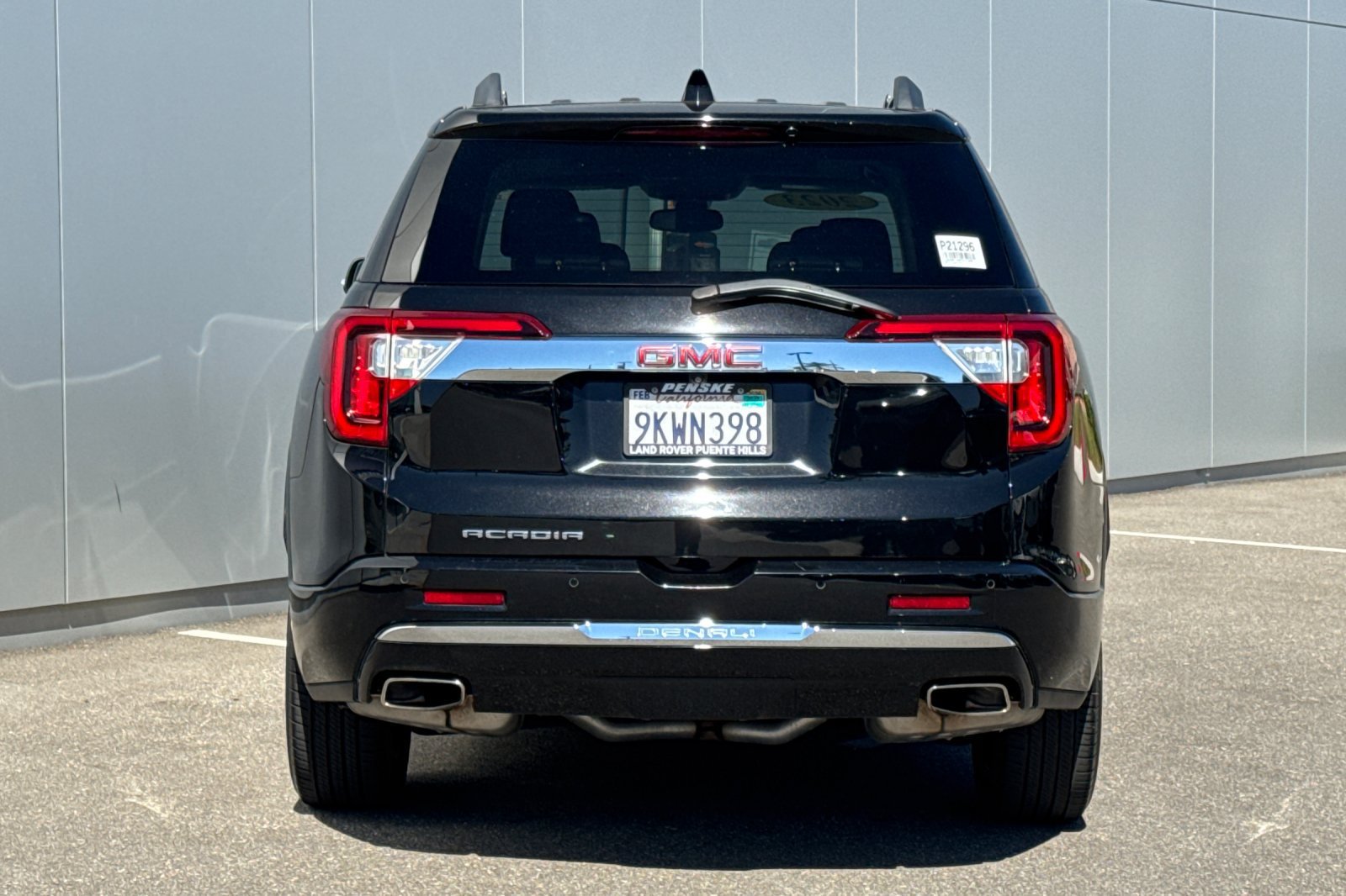 Used 2023 GMC Acadia Denali FWD image 4