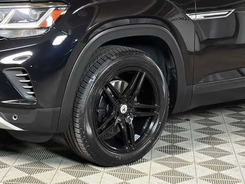 Used 2021 Volkswagen Atlas Cross Sport SE w/ Panoramic Sunroof Package AWD/4WD image 4
