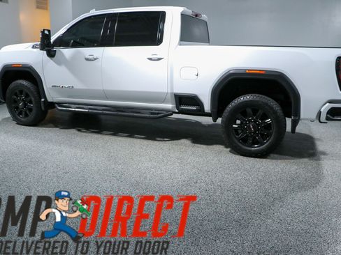 Used 2024 GMC Sierra 2500 AT4 AWD/4WD image 10