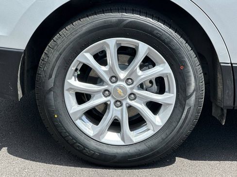 Used 2021 Chevrolet Equinox LS w/ LS Convenience Package AWD/4WD image 26
