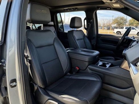 Used 2024 Chevrolet Suburban High Country w/ Premium Package image 36