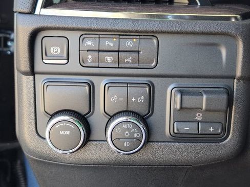 New 2025 Chevrolet Tahoe Premier w/ Sun And Tow Package image 21