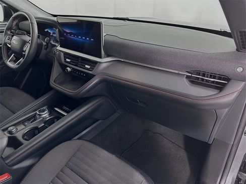 Used 2025 Ford Explorer ST-Line w/ ST-Line Street Pack image 31