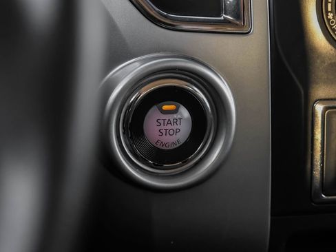 Used 2017 Nissan Titan SV image 20