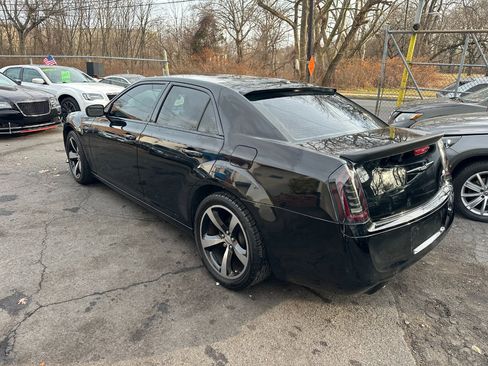 Used 2014 Chrysler 300 image 8