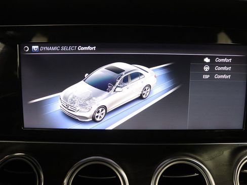 Used 2018 Mercedes-Benz E 300 4MATIC image 30