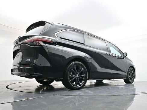 Used 2023 Toyota Sienna XSE image 48