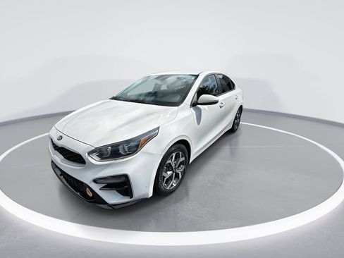 Used 2021 Kia Forte LXS FWD image 2