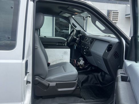 Used 2012 Ford F550 4x4 SuperCab Super Duty w/ Payload Upgrade Pkg image 22