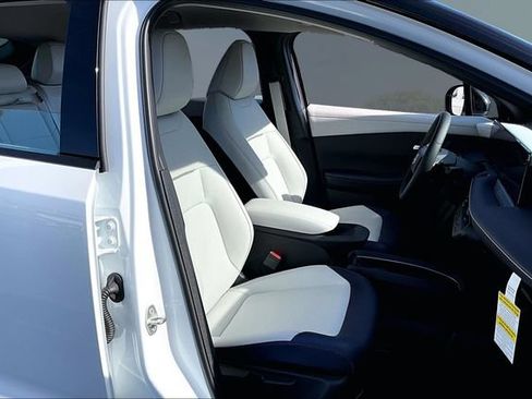 New 2026 Nissan Leaf SV+ w/ Floor Mat Package (SV+) FWD image 10