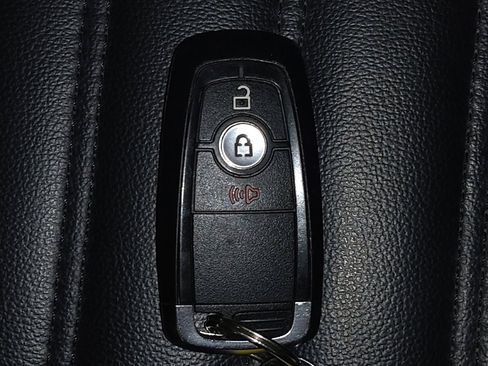 Used 2024 Ford Edge SEL image 32