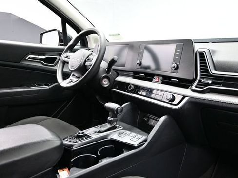 Used 2025 Kia Sportage LX FWD image 14