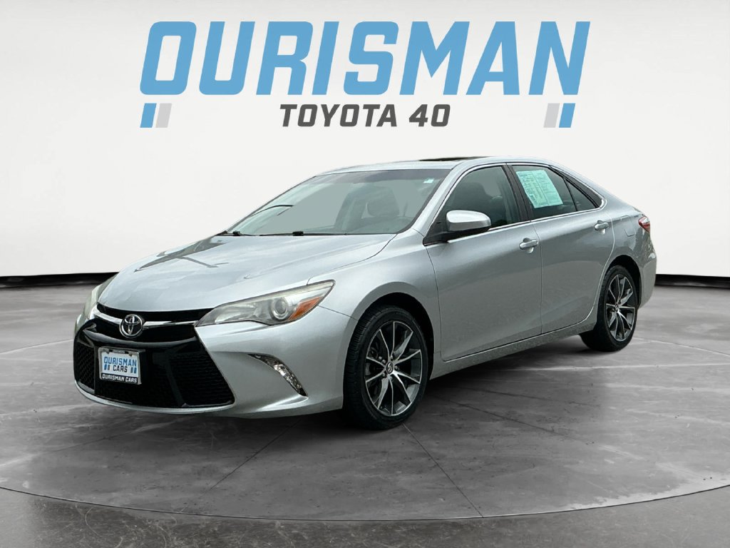 Used 2017 Toyota Camry XSE w/ Moonroof Package FWD image 3