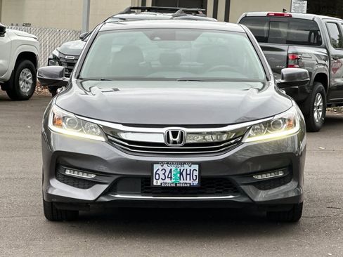 Used 2017 Honda Accord EX-L image 10