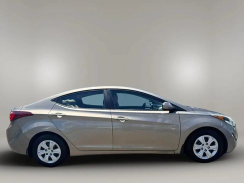 Used 2016 Hyundai Elantra SE FWD image 4