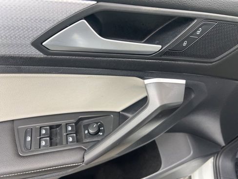 Used 2024 Volkswagen Tiguan S image 13