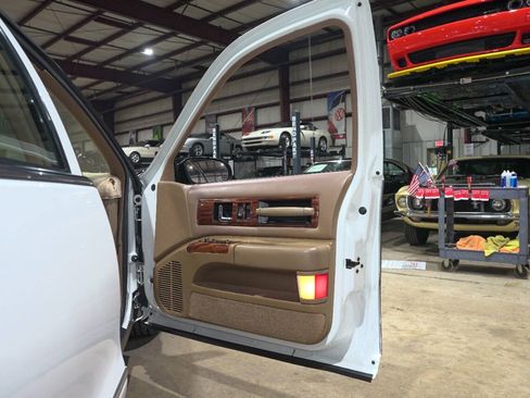 Used 1996 Chevrolet Impala SS RWD image 36