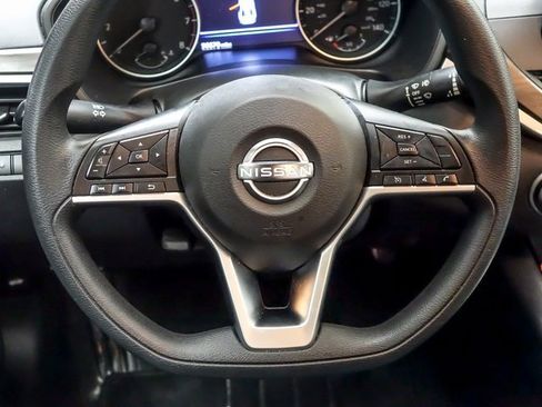 Used 2024 Nissan Altima 2.5 SV image 14