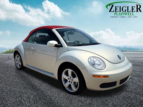 Used 2009 Volkswagen Beetle Blush FWD image 7