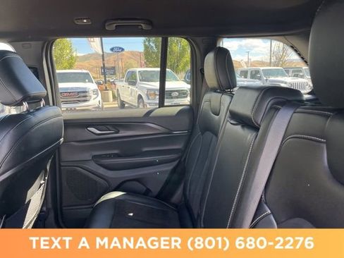 Used 2023 Jeep Grand Cherokee Altitude AWD/4WD image 16