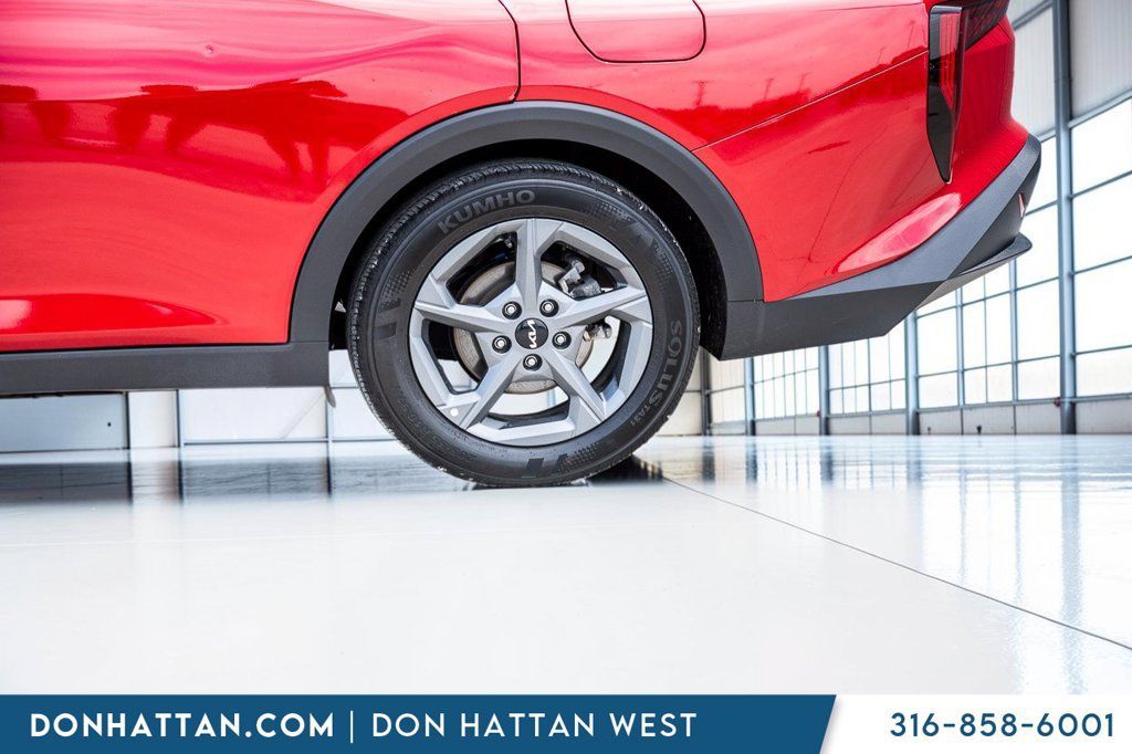 Used 2025 Kia K4 FWD image 32