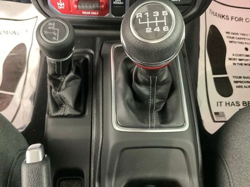 Certified 2025 Jeep Wrangler Willys image 25