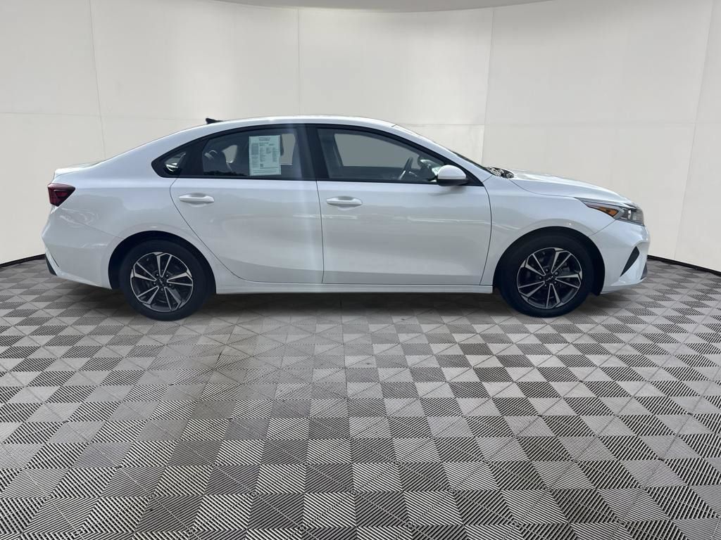 Used 2023 Kia Forte LXS FWD image 4