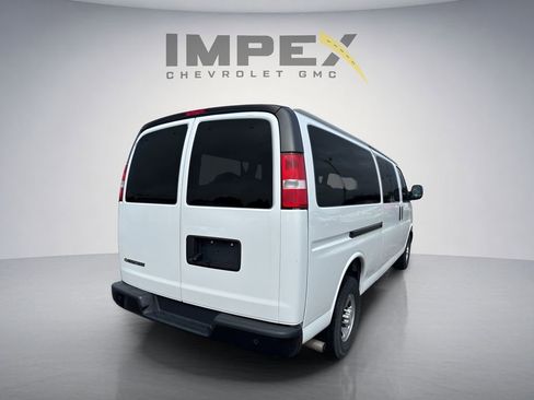 Used 2023 Chevrolet Express 3500 LS RWD image 4