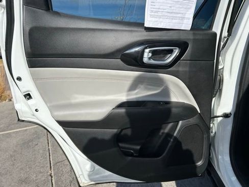 Used 2023 Jeep Compass Limited image 25